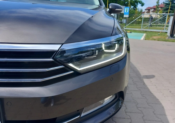 Volkswagen Passat cena 69900 przebieg: 135298, rok produkcji 2016 z Koniecpol małe 497